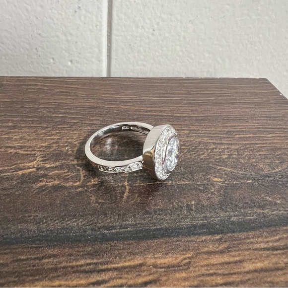 Sterling Silver Cubic Zirconia Ring SZ 7.75 - Picture 4 of 5